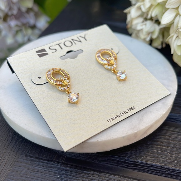 New✨ Rhinestone Earrings - Picture 6 of 8